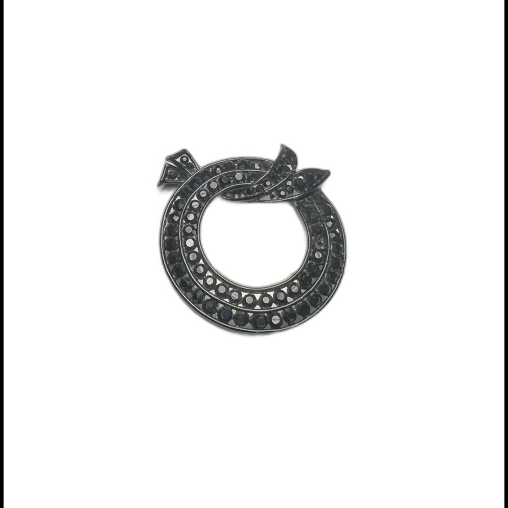 Vintage Brooch 90's Black Rhinestone Set Wreath Quiet Luxury Brooch